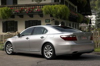   Lexus LS 460
