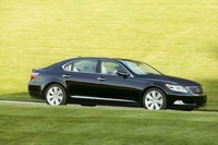 Lexus LS 600H L -   
