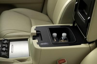 Lexus LX 570 -  
