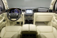 Lexus LX 570 -  
