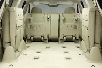 Lexus LX 570 -       鈈
