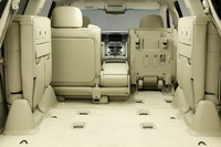  LX 570 -       