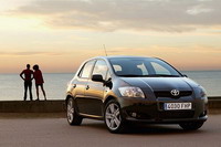 Toyota Auris - , , 
