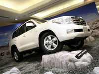  Toyota Land Cruiser 200
